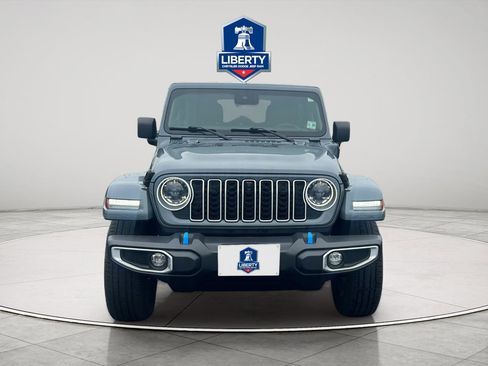 Used 2024 Jeep Wrangler Unlimited Sahara w/ Technology Group AWD/4WD image 31