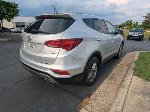 Used 2018 Hyundai Santa Fe Sport AWD/4WD image 7