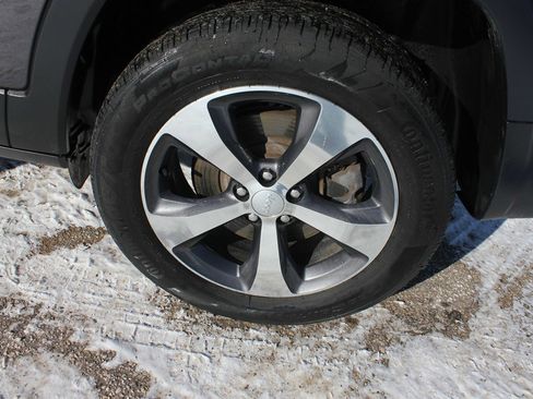 Used 2019 Jeep Cherokee Limited w/ Luxury Group image 55