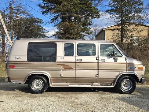 Used 1994 Chevrolet G20 image 8