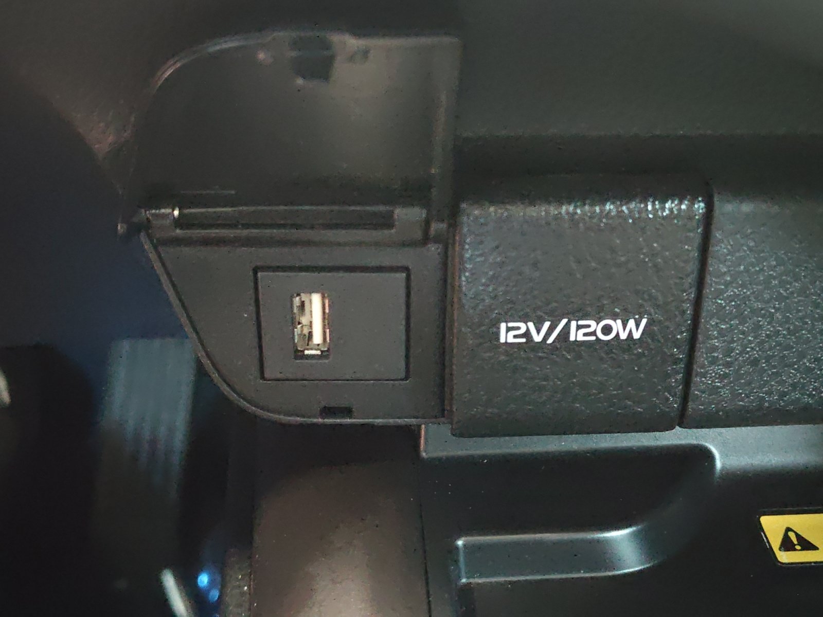 Used 2023 Toyota Camry XLE w/ Navigation Package FWD image 21