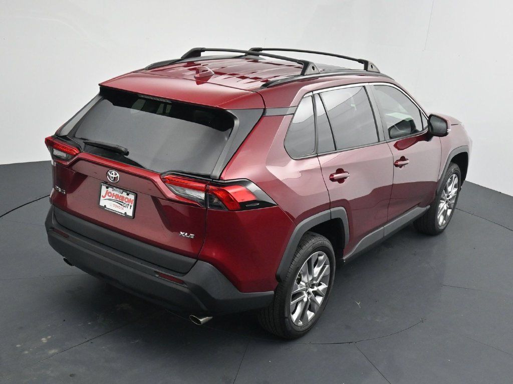 Used 2023 Toyota RAV4 XLE Premium FWD image 29