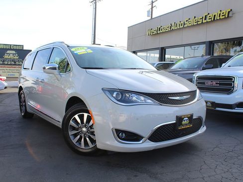 Used 2020 Chrysler Pacifica Limited w/ Advanced Safetytec Group FWD image 47