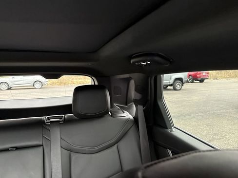 Used 2025 Cadillac XT5 Premium Luxury image 12