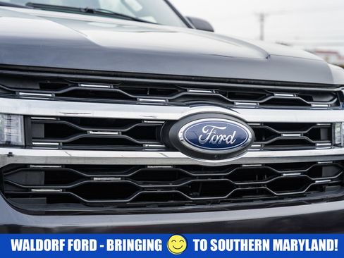 Used 2024 Ford Expedition Limited image 12