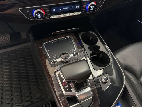 Used 2018 Audi Q7 3.0T Prestige AWD/4WD image 31