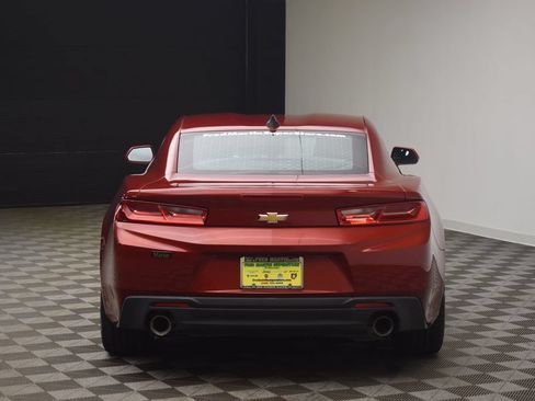 Used 2017 Chevrolet Camaro LT RWD image 9
