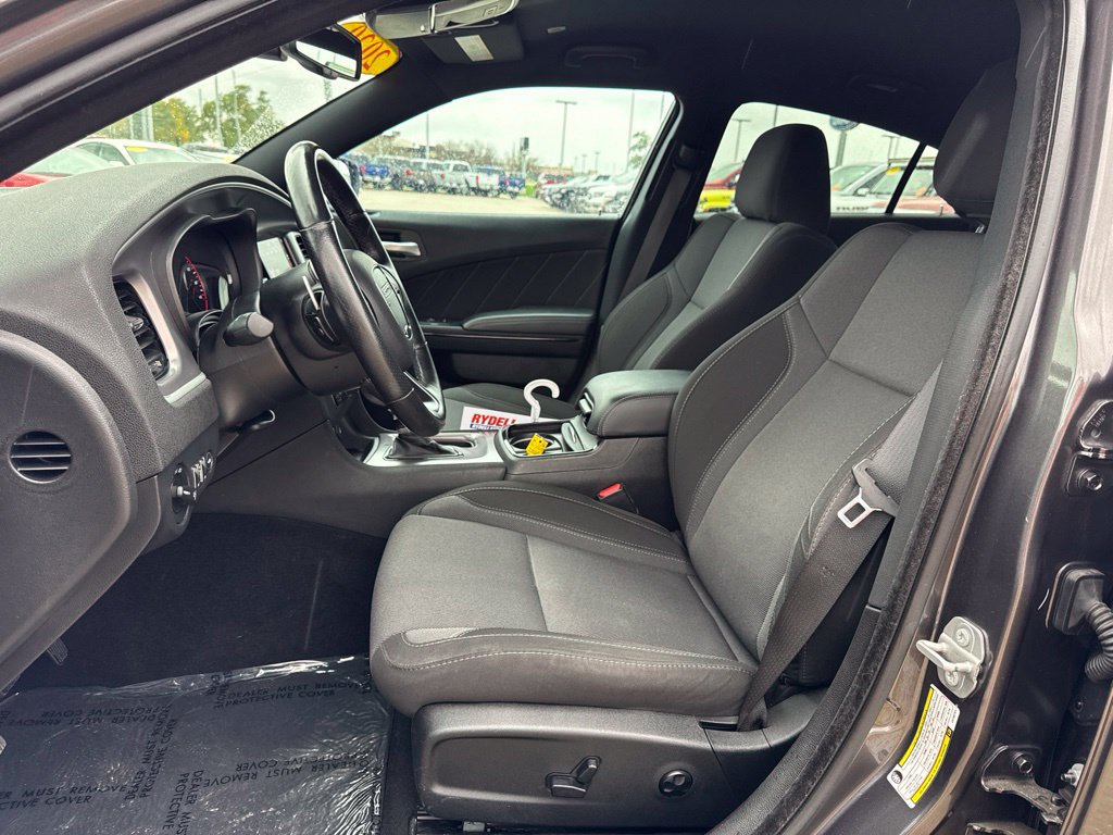 Used 2020 Dodge Charger SXT w/ Driver Convenience Group AWD/4WD image 4
