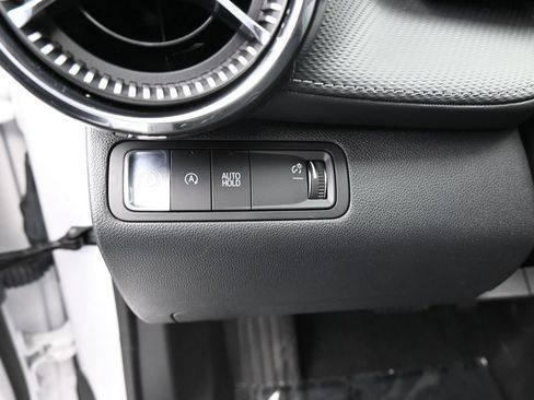 Used 2026 Chevrolet Equinox LT FWD image 12