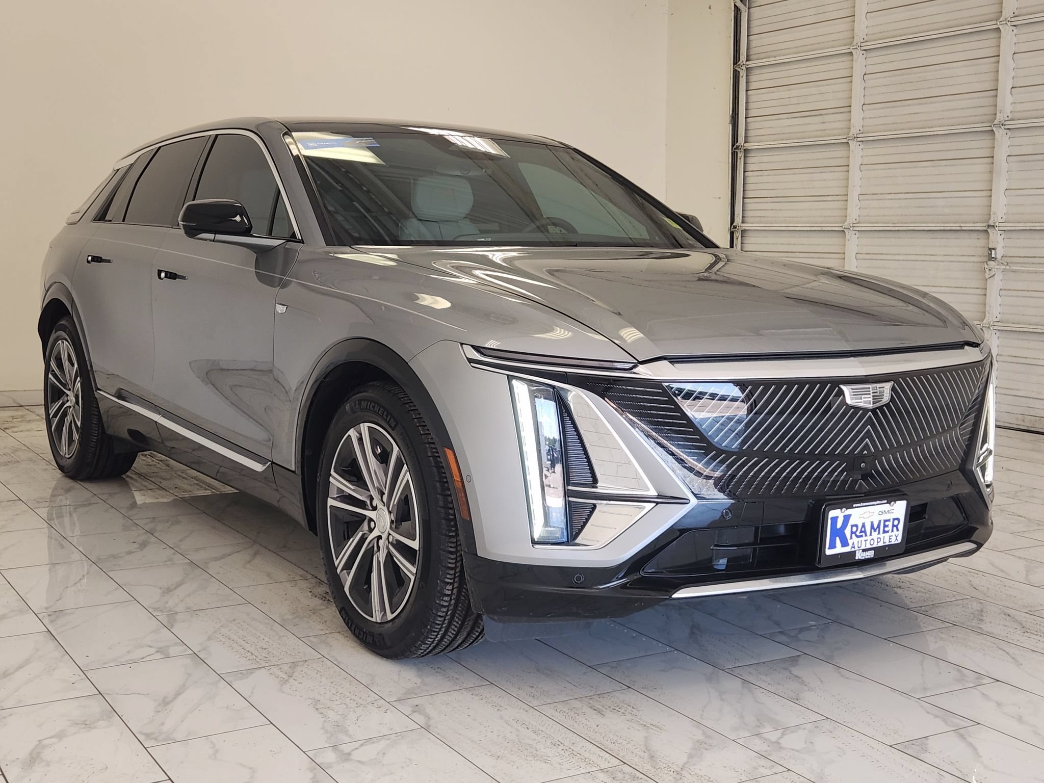 Used 2024 Cadillac Lyriq Luxury w/ LPO, Floor Liner Package RWD image 3
