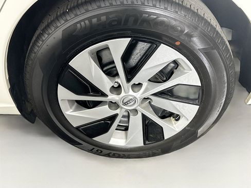 Used 2025 Nissan Altima 2.5 S image 11