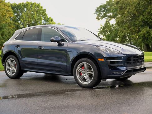 Used 2016 Porsche Macan Turbo AWD/4WD image 3