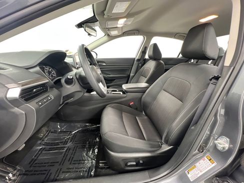 Used 2024 Nissan Altima 2.5 SV FWD image 24