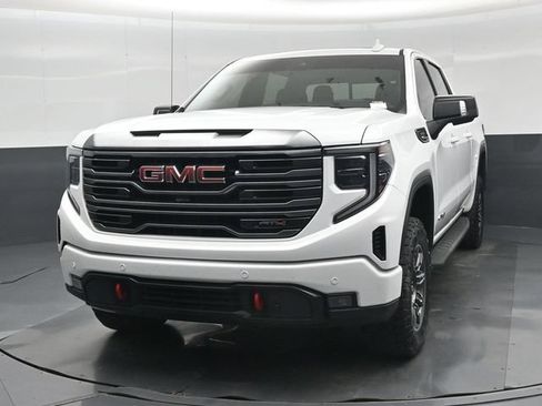Used 2024 GMC Sierra 1500 AT4 w/ Technology Package AWD/4WD image 33