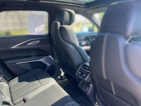 Certified 2025 Cadillac Lyriq Luxury w/ LPO, Floor Liner Package AWD/4WD image 31
