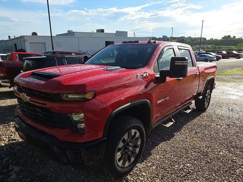 Used 2024 Chevrolet Silverado 2500 Custom w/ Custom Value Package AWD/4WD image 3