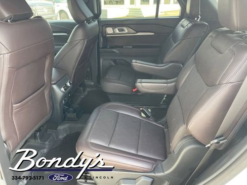 Used 2025 Ford Explorer Platinum image 11
