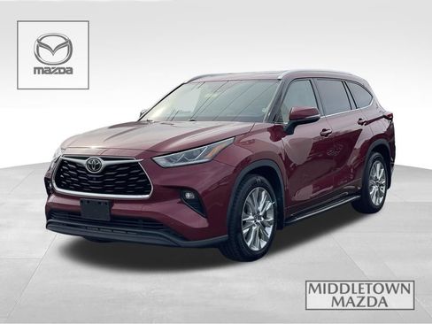 Used 2021 Toyota Highlander Limited image 1