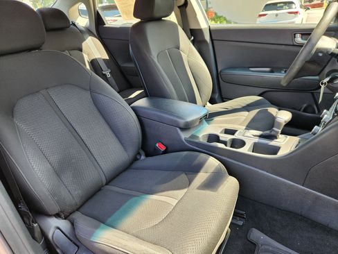 Used 2018 Kia Optima LX w/ 17" Alloy Wheels Package FWD image 14