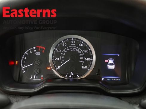 Used 2021 Toyota Corolla LE FWD image 17