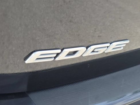 Used 2017 Ford Edge SE w/ Cargo Accessory Package AWD/4WD image 8