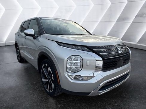 Used 2022 Mitsubishi Outlander SE image 5
