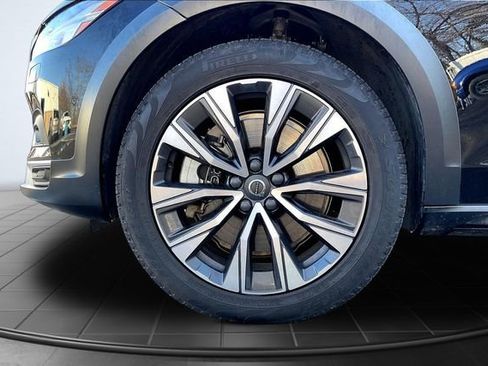 Certified 2024 Volvo V90 B6 Cross Country Plus w/ Climate Package image 10
