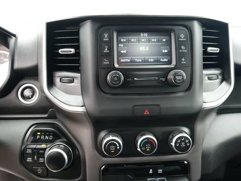 Used 2022 RAM 1500 Big Horn AWD/4WD image 18