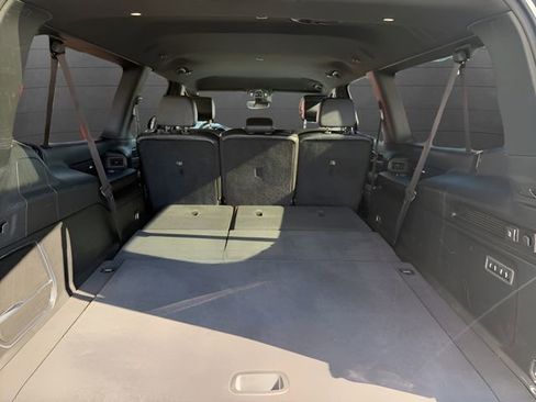 Used 2023 Jeep Wagoneer L Series II image 9