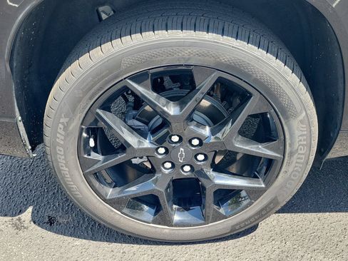 Used 2024 Chevrolet Traverse RS FWD image 5