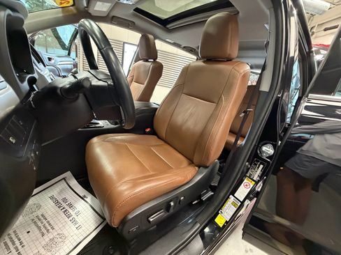 Used 2018 Toyota Highlander Limited AWD/4WD image 9