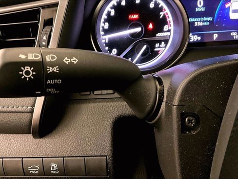 Used 2023 Toyota Camry SE image 30