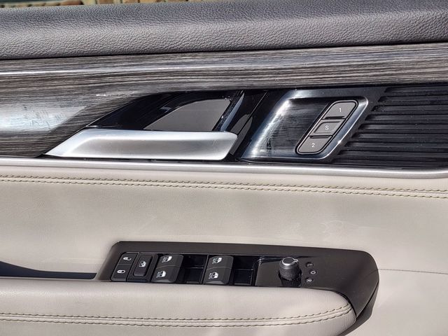 Used 2022 Jeep Wagoneer Series II w/ Flexible Seating Group AWD/4WD image 26