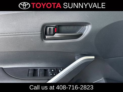 Used 2023 Toyota Corolla Cross AWD Hybrid image 17