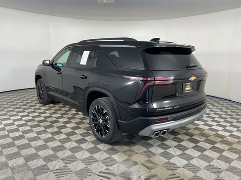 Certified 2025 Chevrolet Traverse LT w/ Sun and Wheel Package image 21