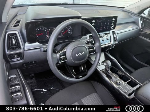 Used 2022 Kia Sorento LX FWD image 3