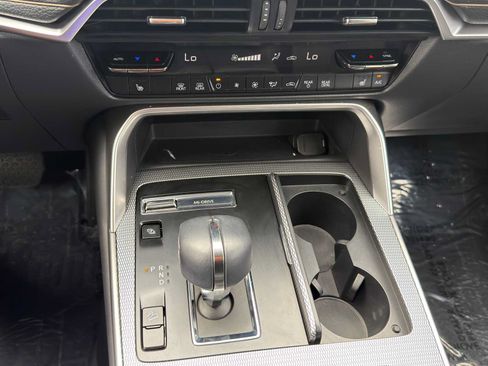 Used 2024 MAZDA CX-90 Plug-In Hybrid w/ Premium Pkg AWD/4WD image 19