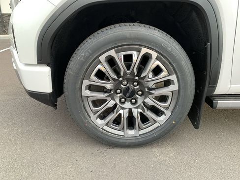 Used 2023 GMC Sierra 1500 Denali Ultimate image 11