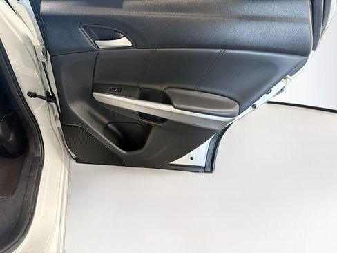 Used 2013 Honda Crosstour EX-L image 29