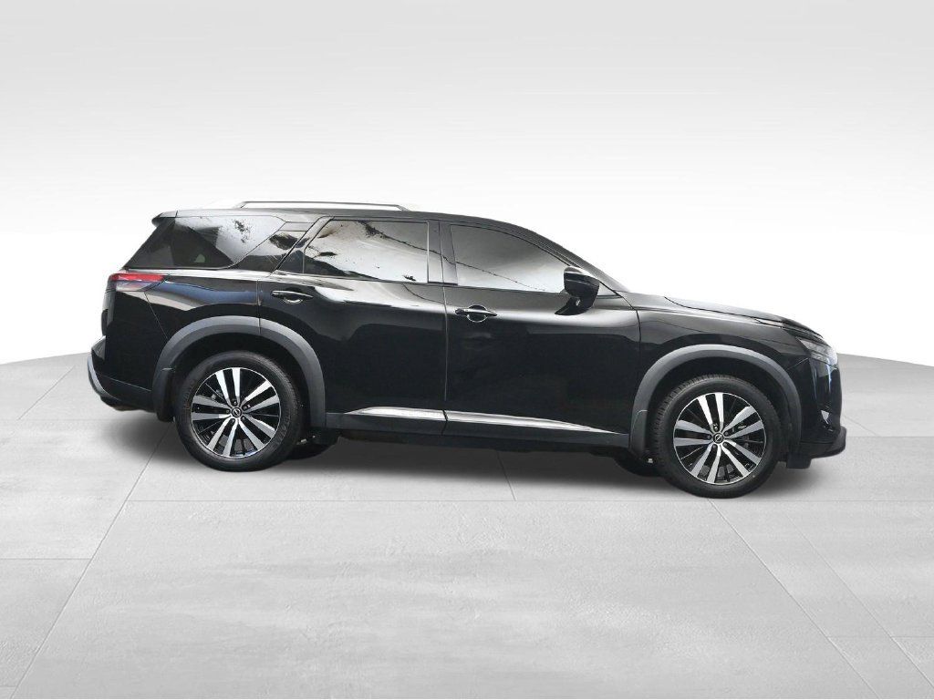Used 2024 Nissan Pathfinder Platinum w/ Cargo Package AWD/4WD image 30
