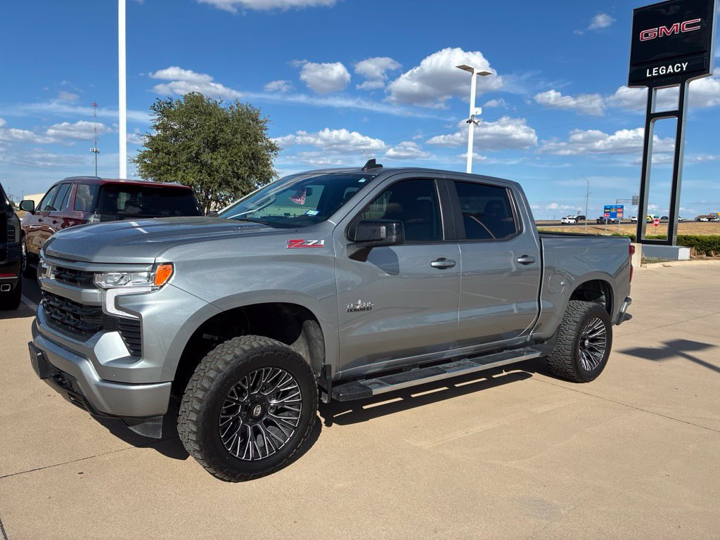 Used 2024 Chevrolet Silverado 1500 RST w/ Z71 Off-Road Package AWD/4WD image 1