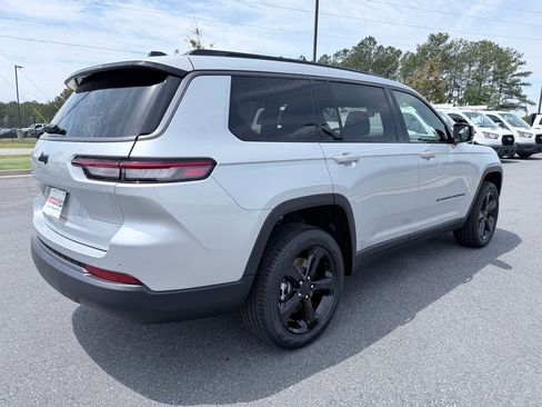 New 2026 Jeep Grand Cherokee L Limited RWD image 6