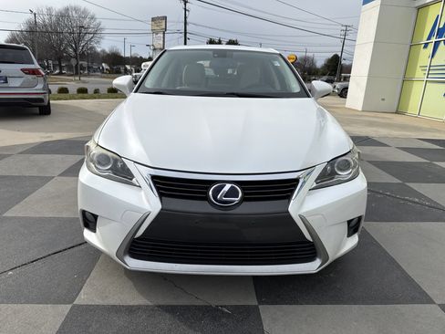 Used 2015 Lexus CT 200h w/ Navigation Package image 3