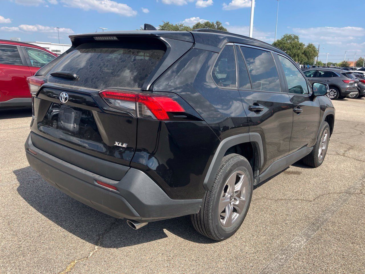 Used 2025 Toyota RAV4 XLE FWD image 4