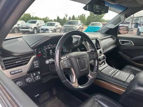 Used 2019 GMC Yukon Denali w/ Denali Ultimate Package AWD/4WD image 2