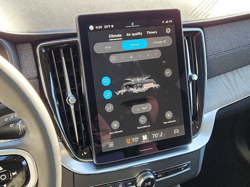 Used 2025 Volvo XC90 B6 Ultra w/ Protection Package Premier image 16