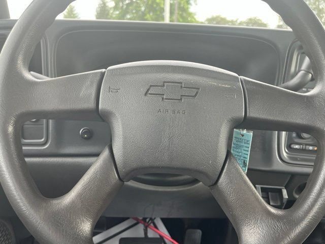 Used 2004 Chevrolet Silverado 2500 W/T RWD image 16