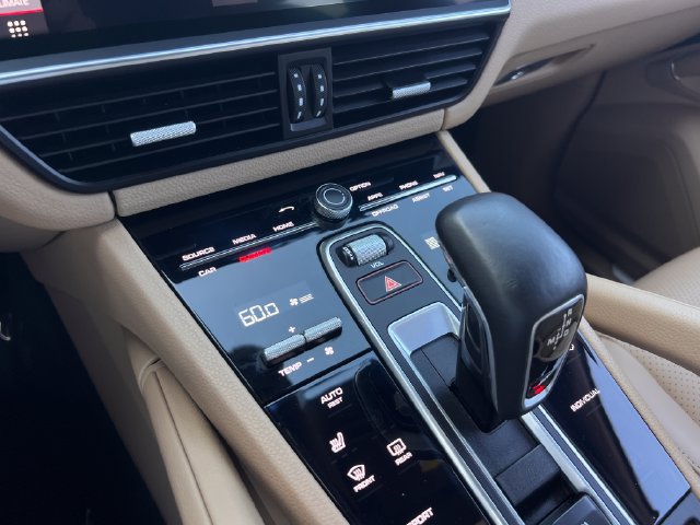 Used 2019 Porsche Cayenne AWD/4WD image 26