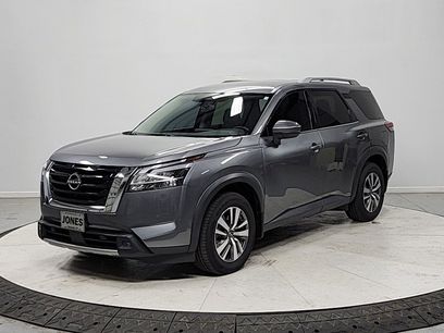 Used 2022 Nissan Pathfinder SL w/ Lighting Package (N92)