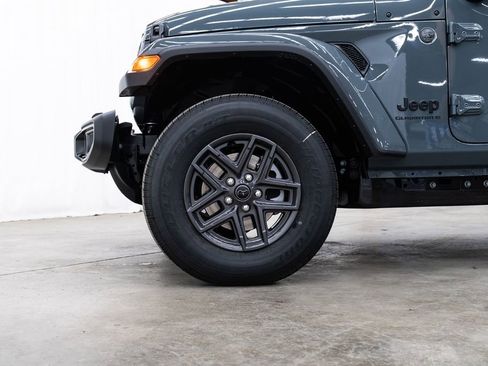 New 2026 Jeep Gladiator Sport AWD/4WD image 7